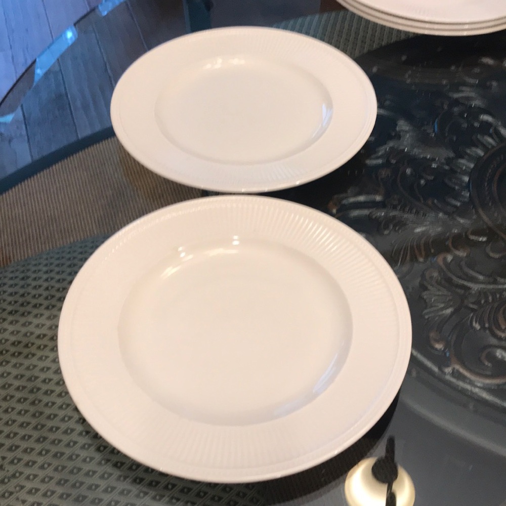 Wedgwood Windsor Dinner Plates